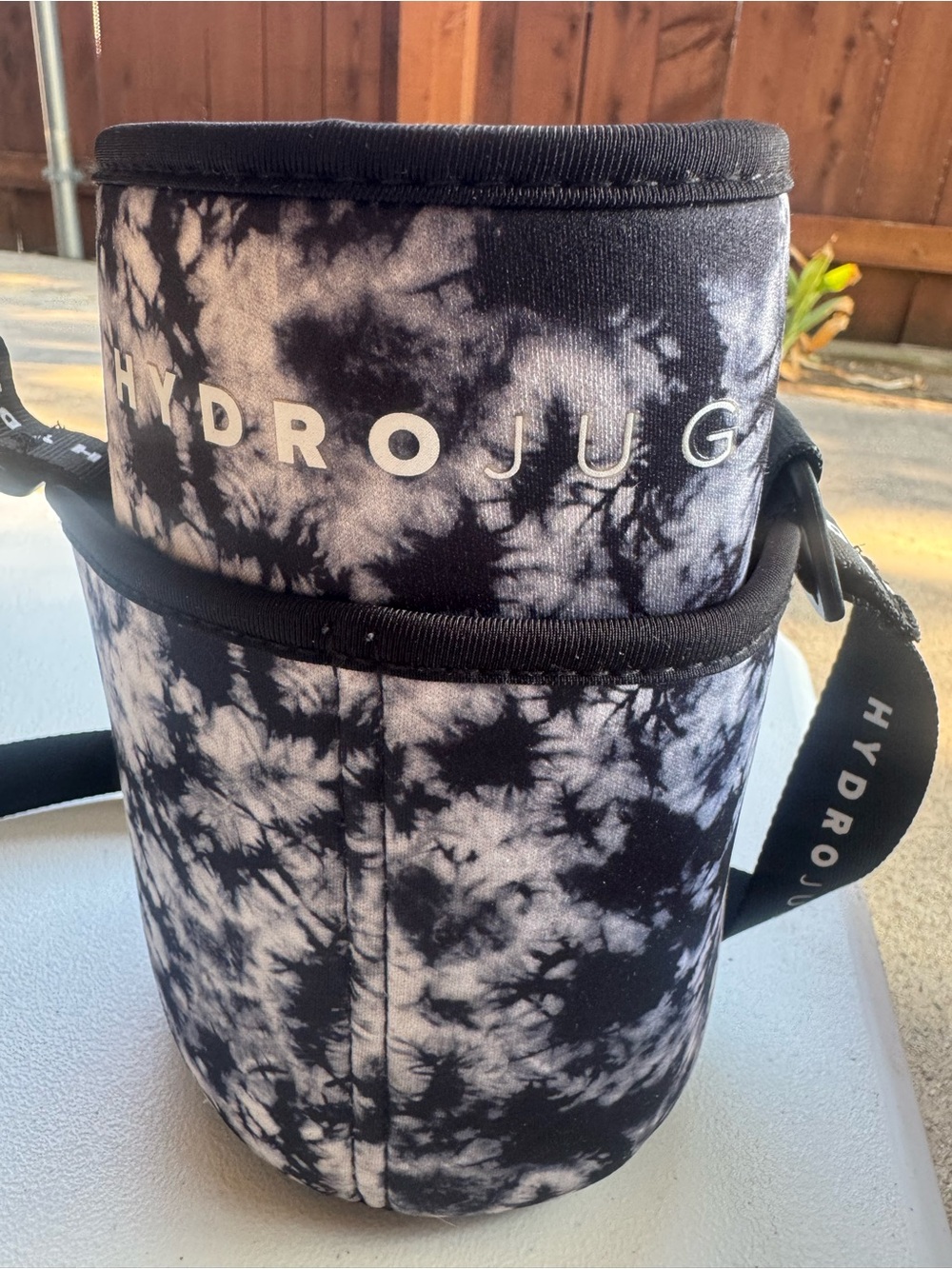 HydroJug Black & White Tie-Dye Neoprene Sleeve/Carrier